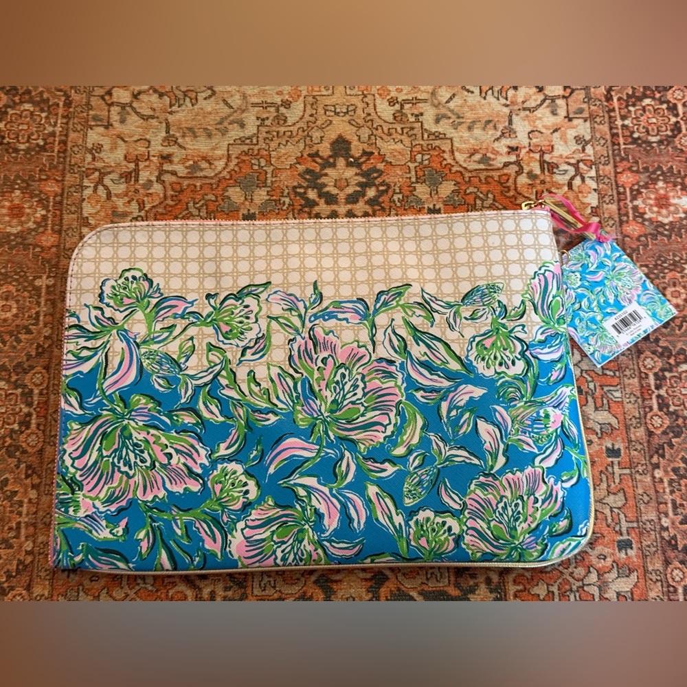 Lilly Pulitzer Tech Pouch Set in Cumulus Blue & Chick Magnet With Original Tags - Picture 9 of 16